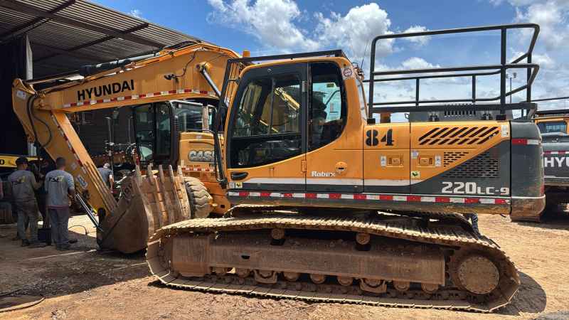 R220LC Escavadeira  HYUNDAI
